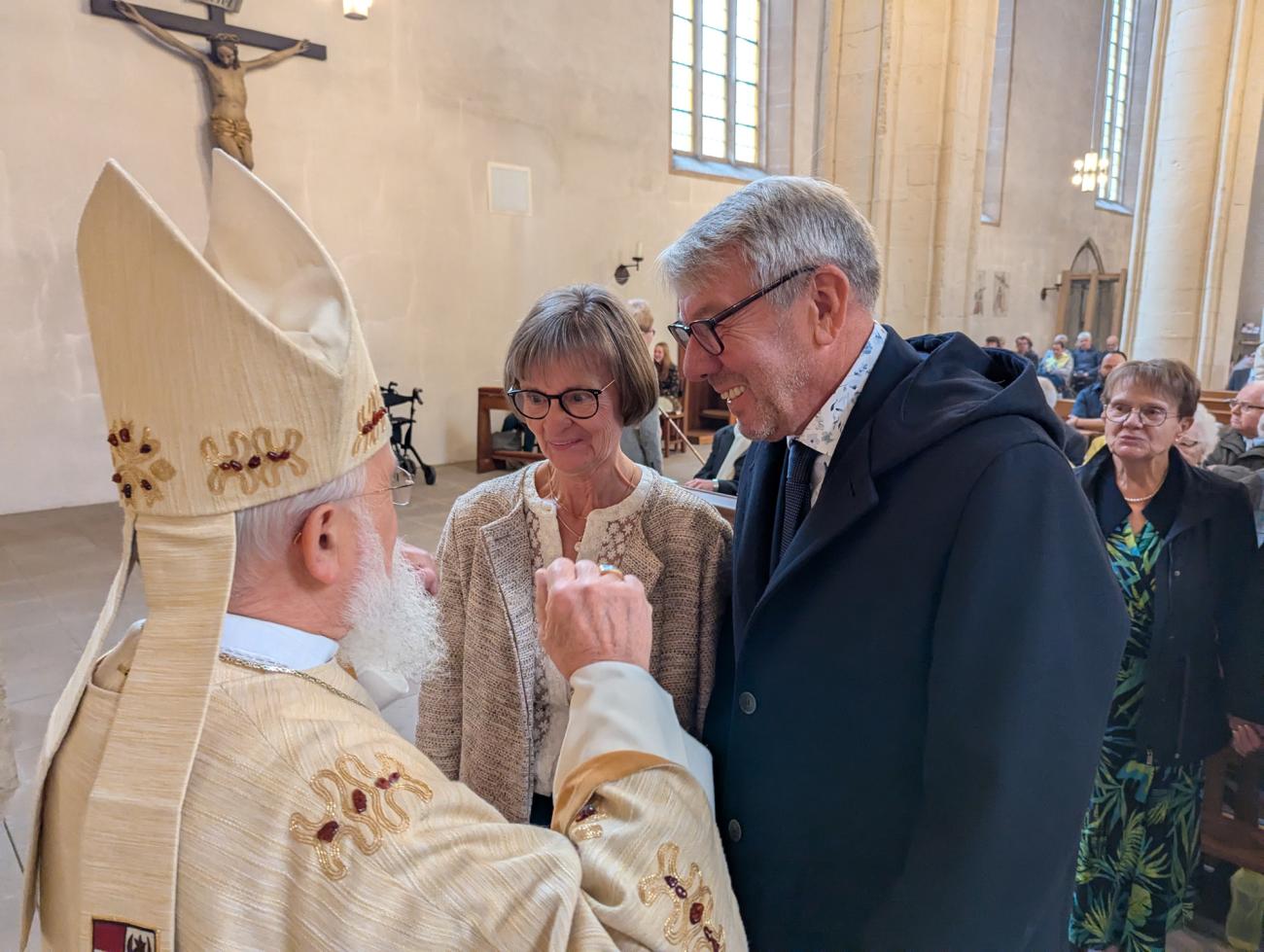 Menschen im Gottesdienst