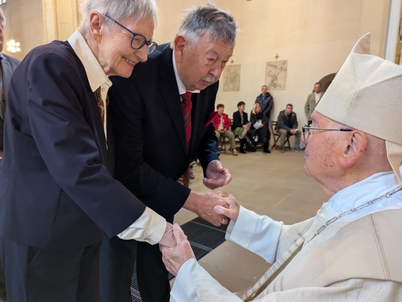 Menschen im Gottesdienst