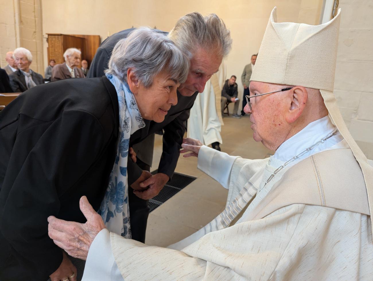 Menschen im Gottesdienst