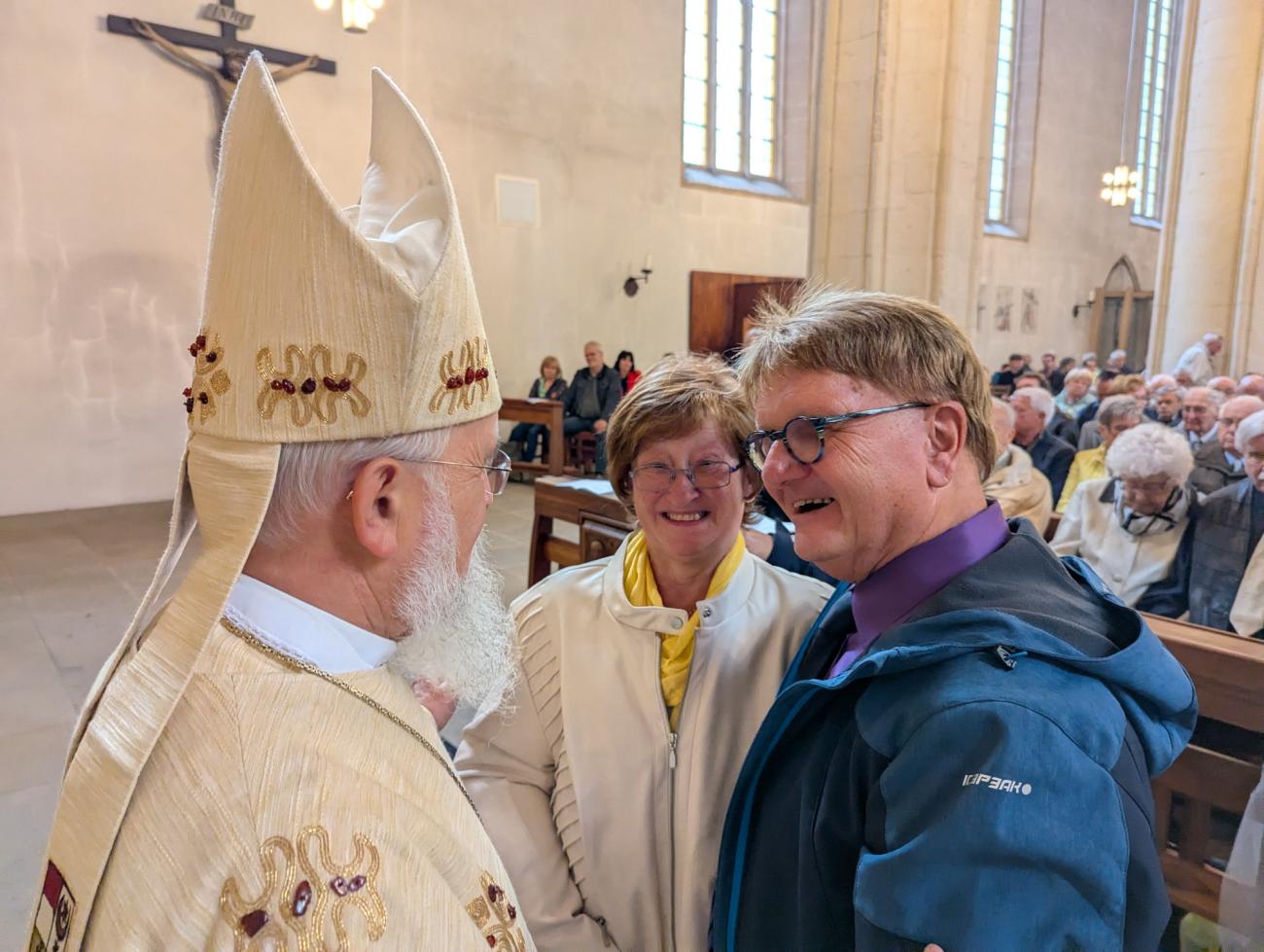 Menschen im Gottesdienst