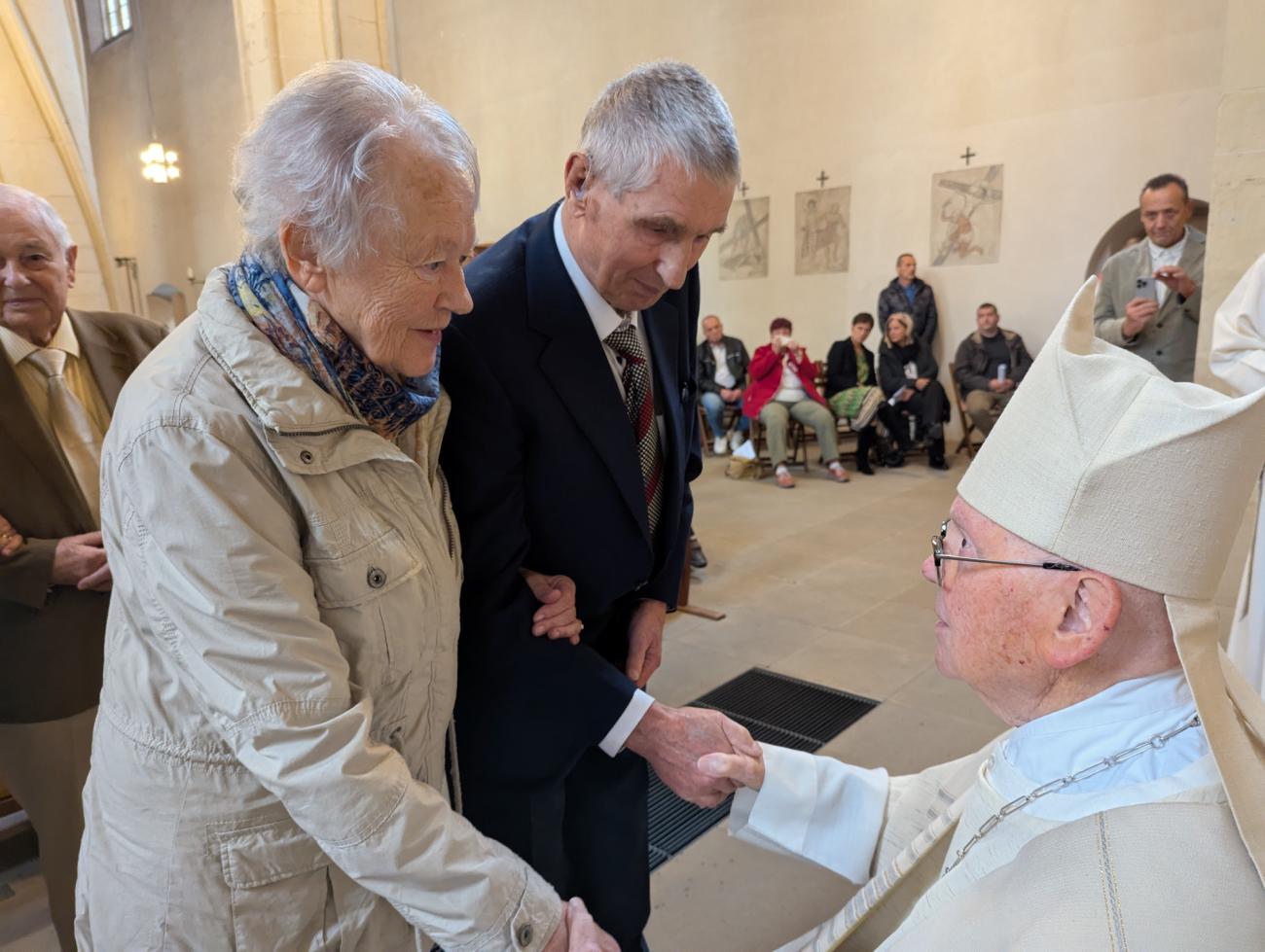 Menschen im Gottesdienst