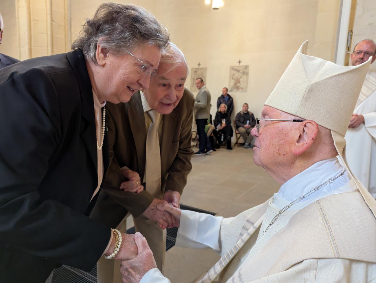 Menschen im Gottesdienst