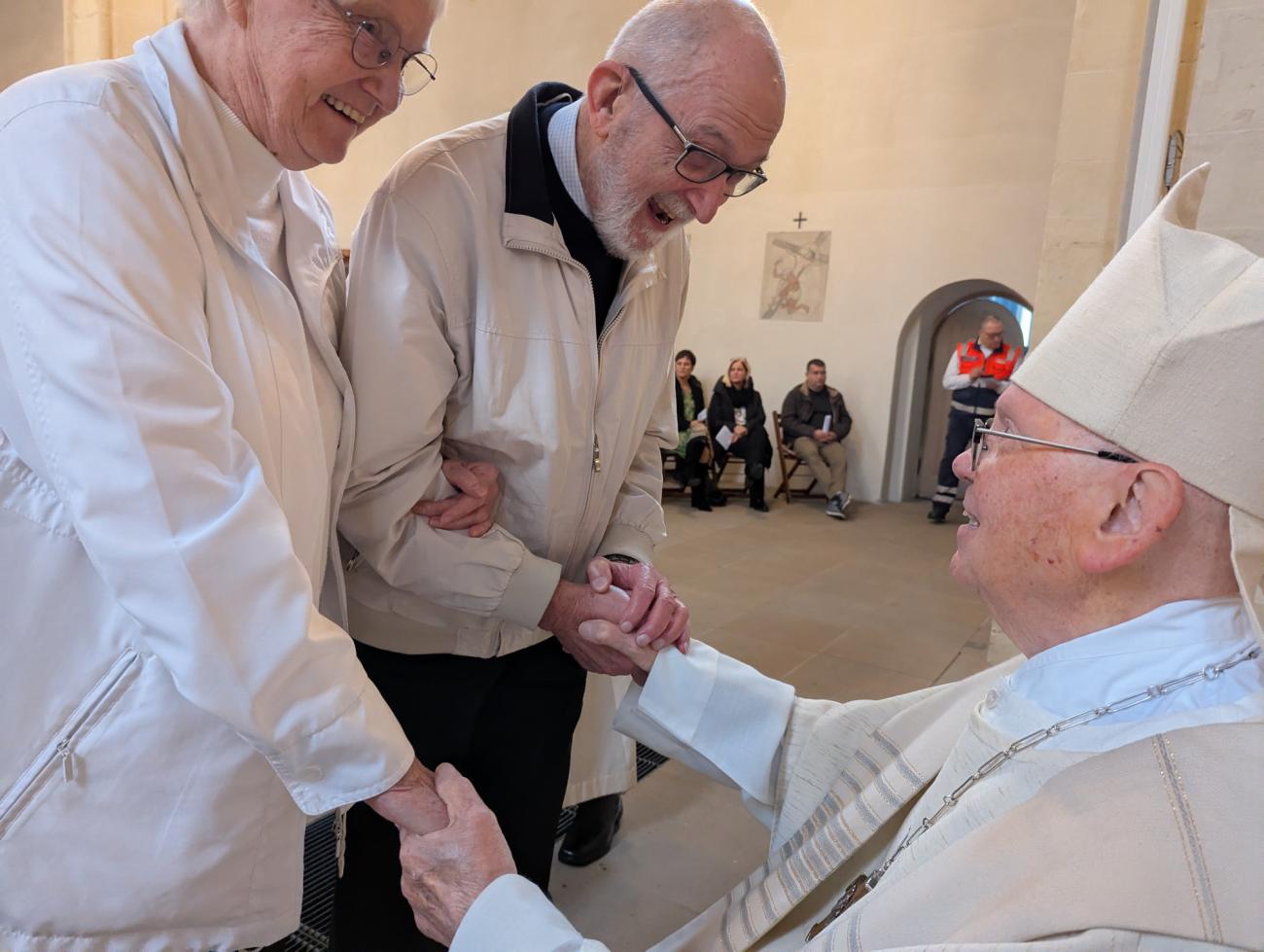 Menschen im Gottesdienst