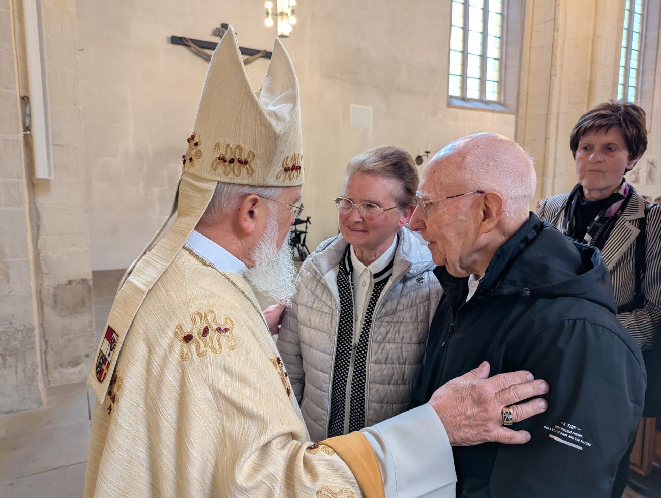 Menschen im Gottesdienst