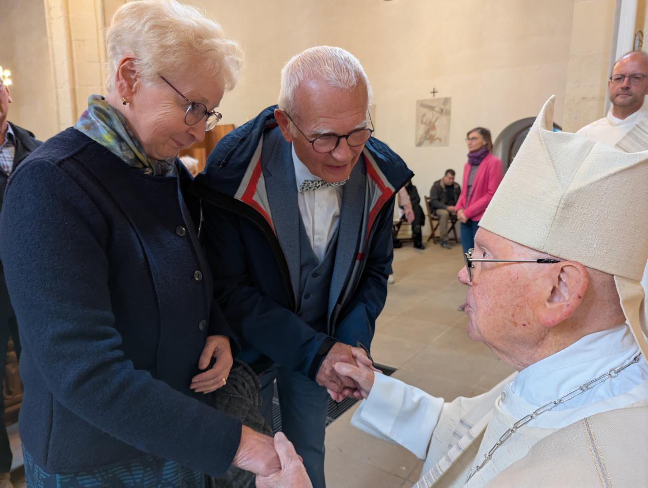 Menschen im Gottesdienst