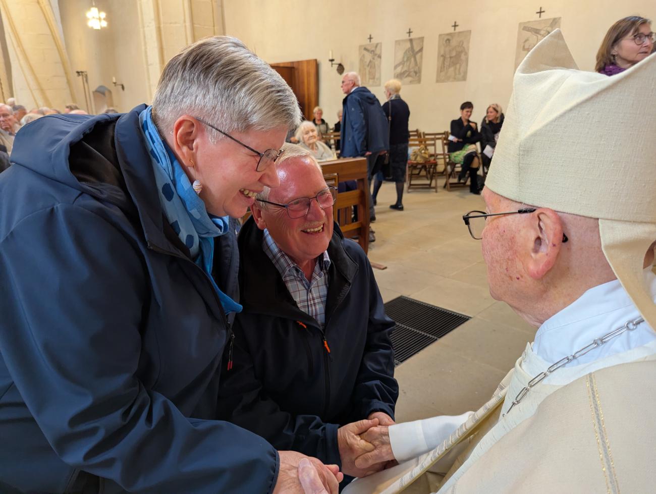 Menschen im Gottesdienst