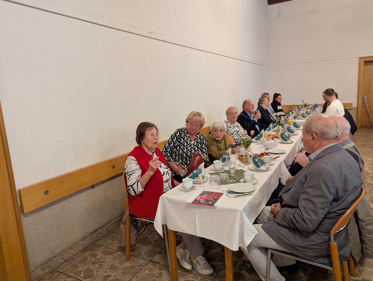 Menschen im Gottesdienst