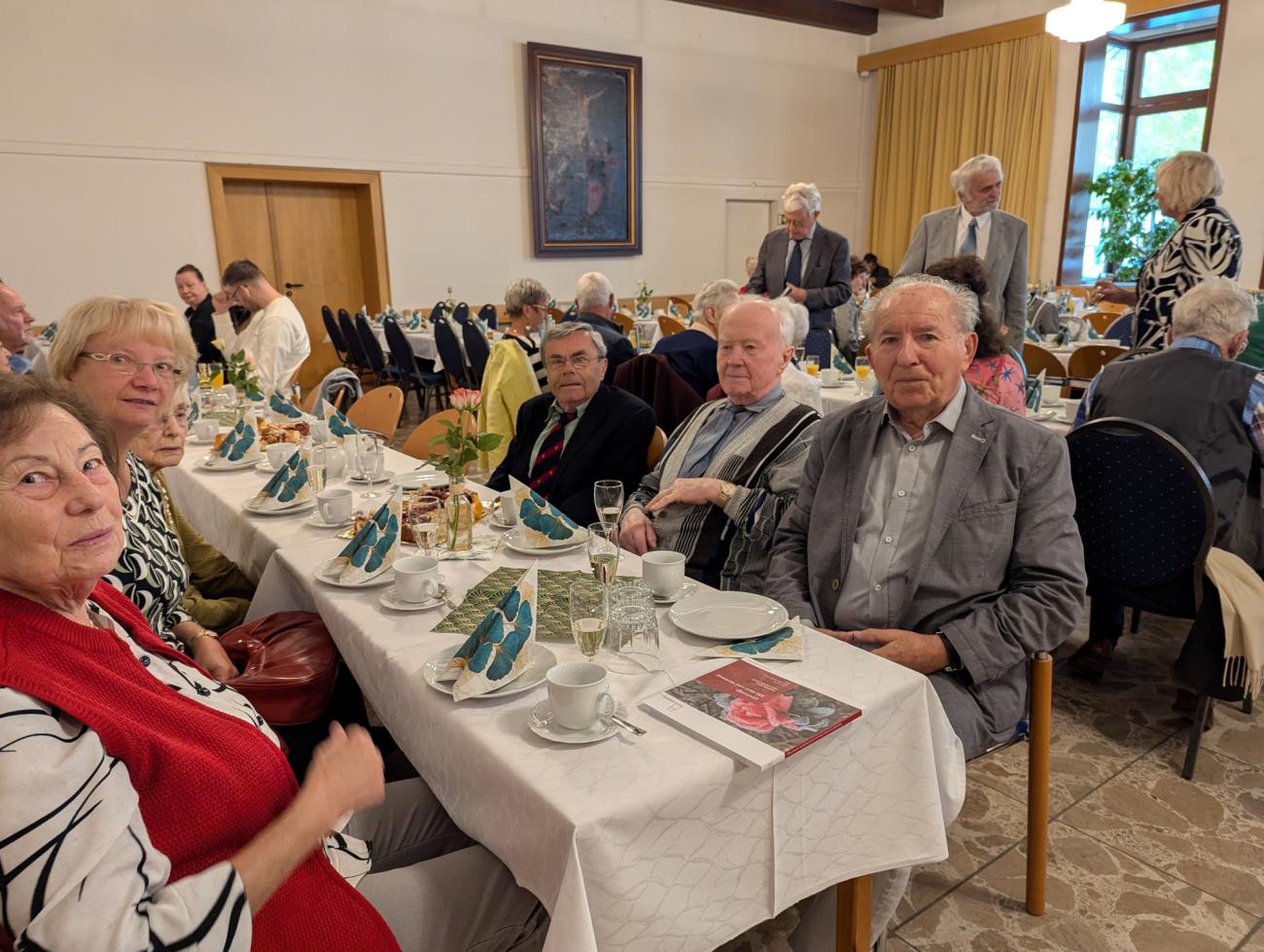 Menschen im Gottesdienst