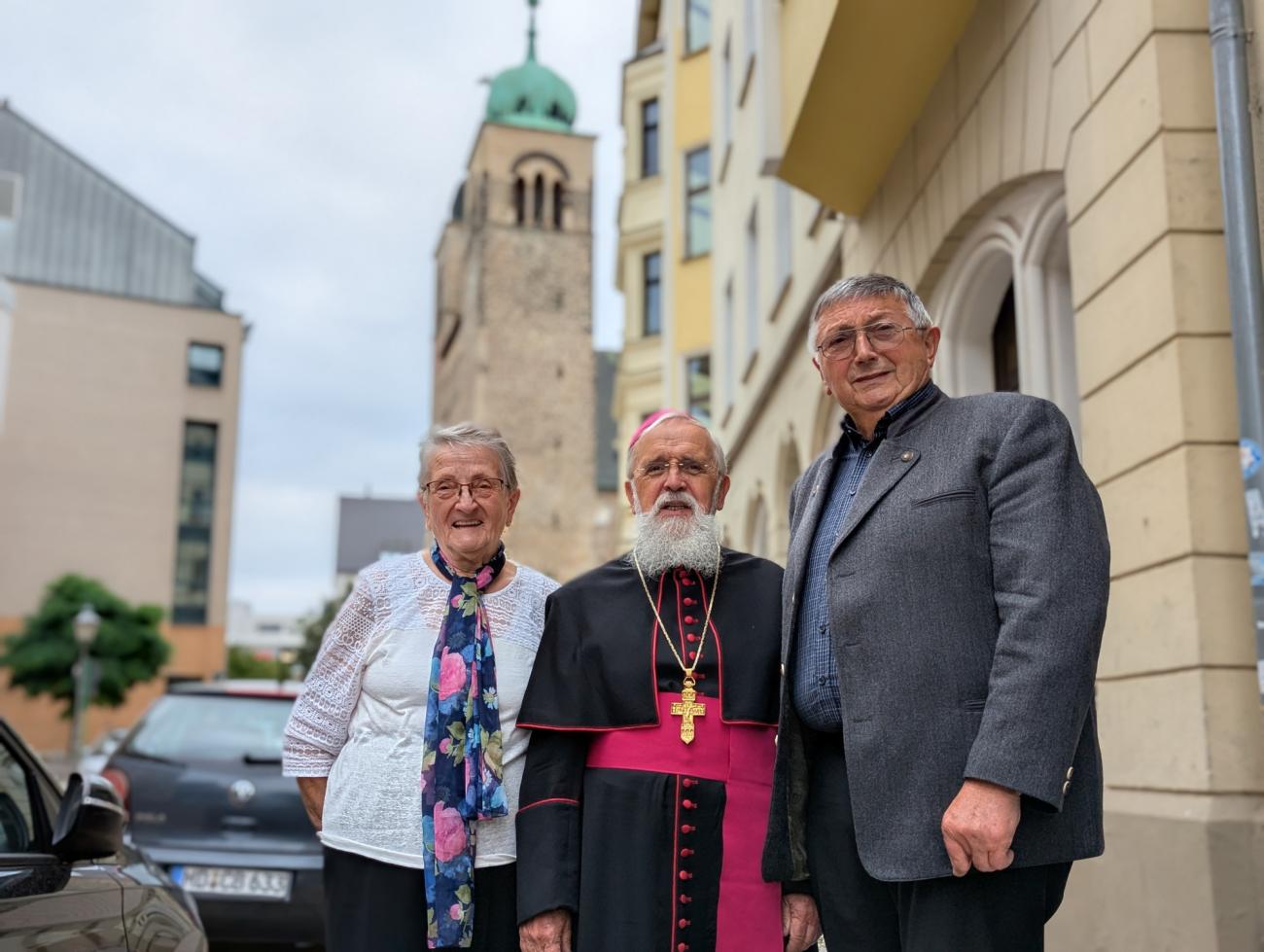 Menschen im Gottesdienst