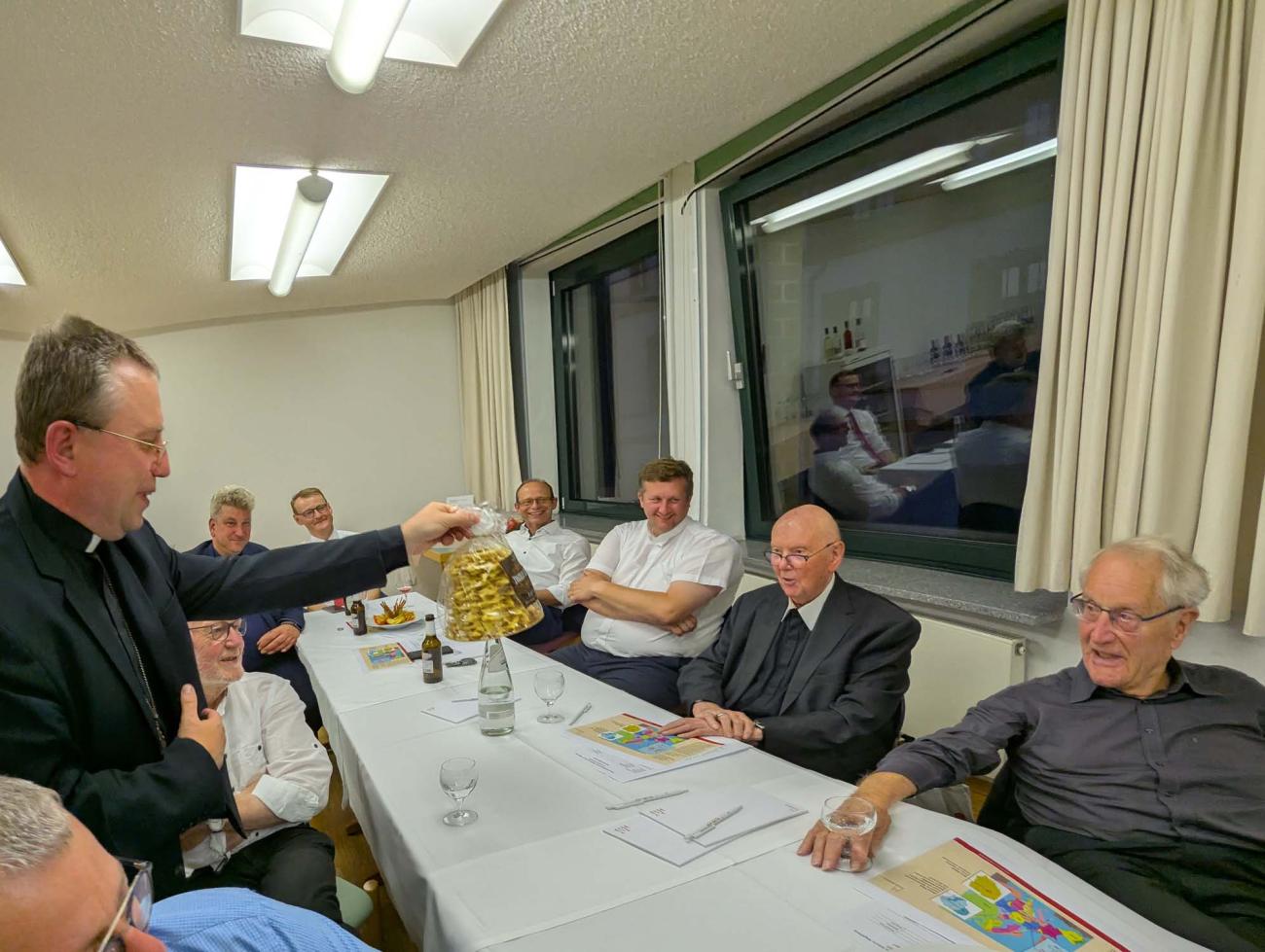Menschen in einem Raum