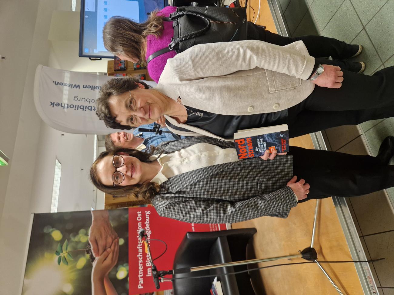 Frau Hinz und Frau Pilipchuk am Rande der Veranstaltung