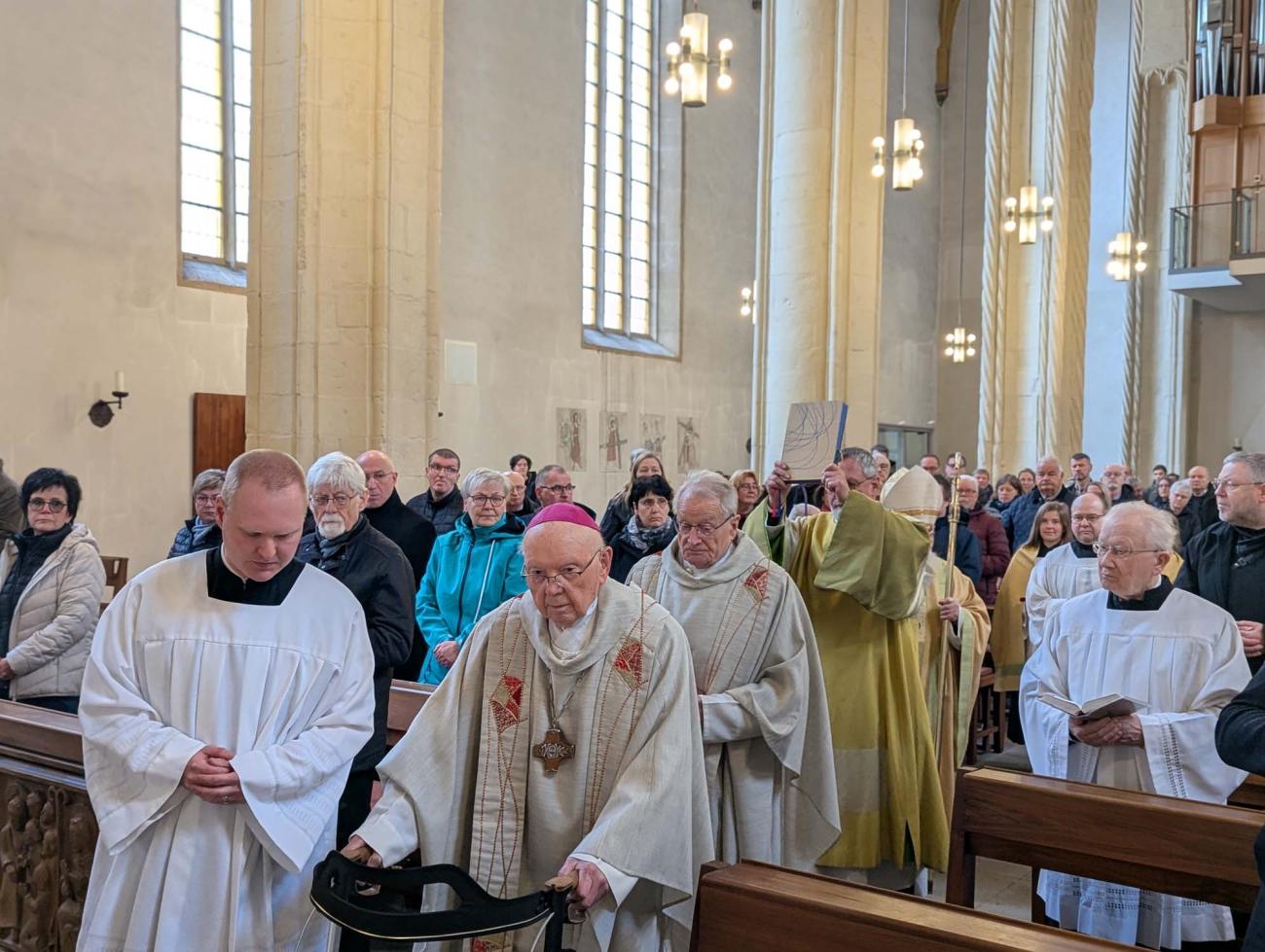 Gottesdienst in einer Kirche