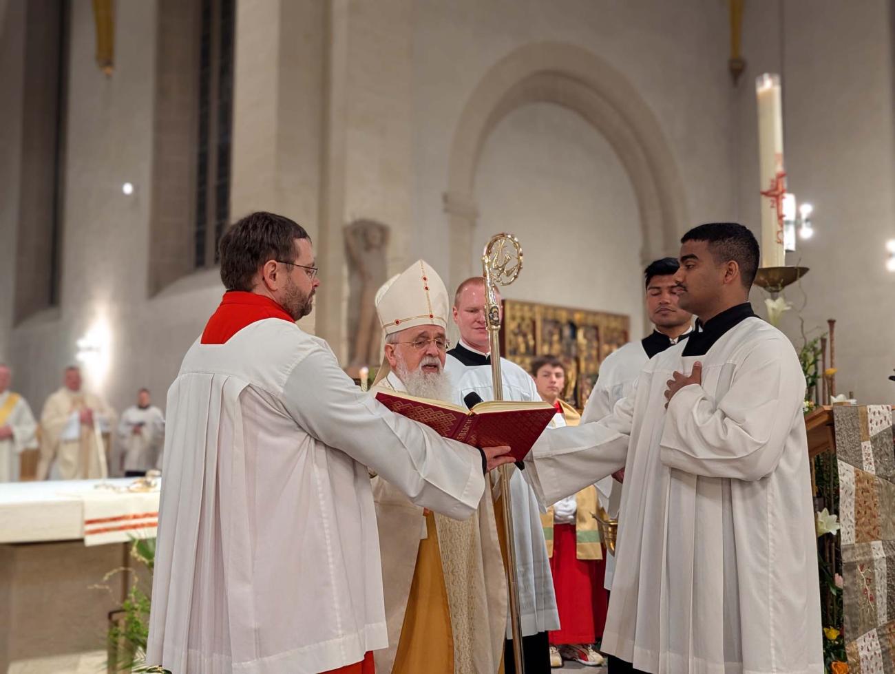 Osternachtsgottesdienst mitr Bischof Feige