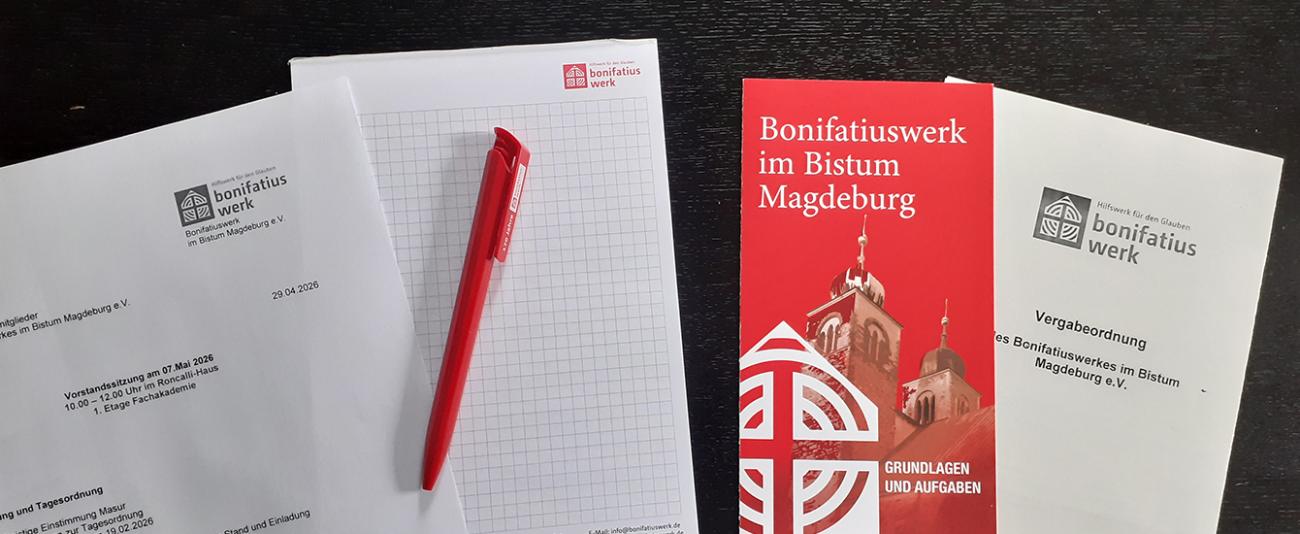 Zettel auf einem Tisch
