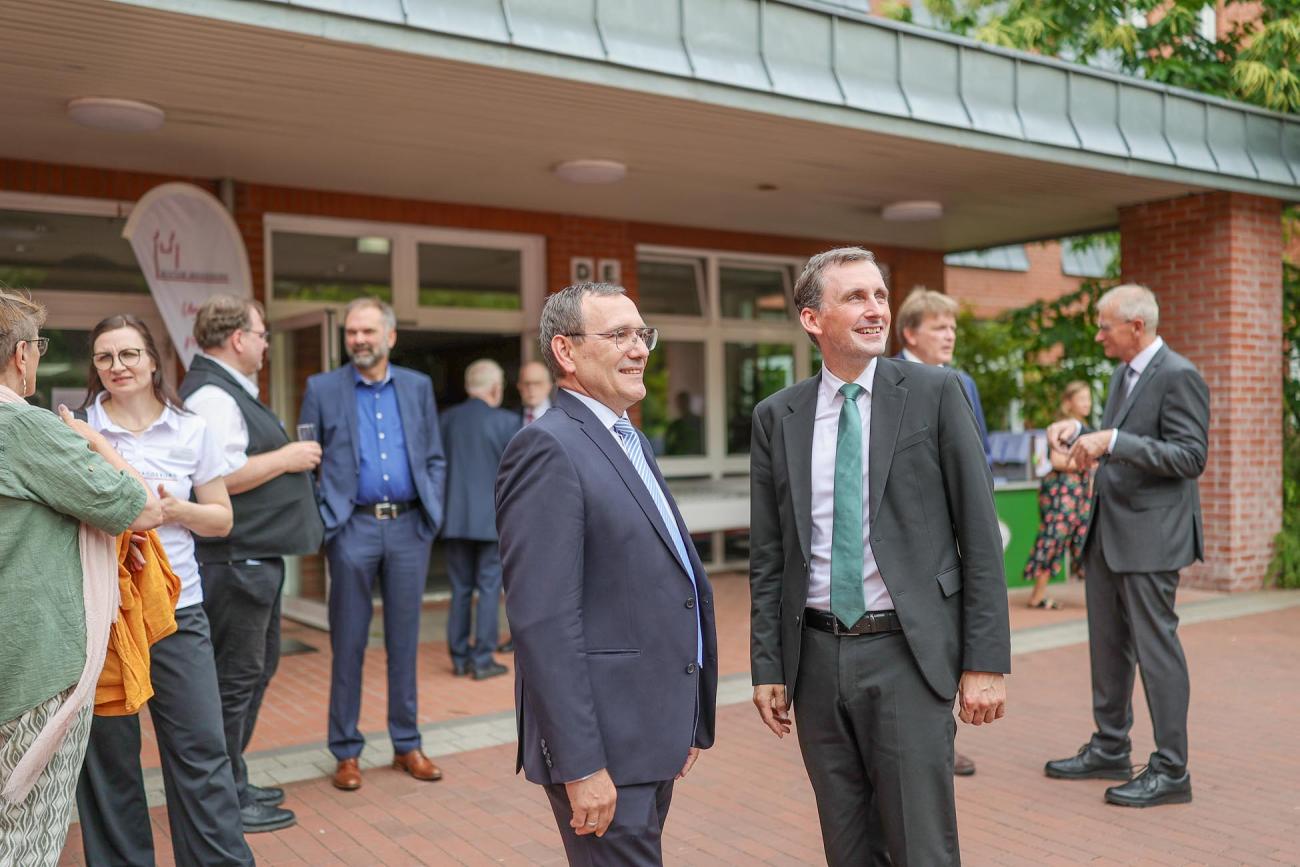 Menschen unterhalten sich
