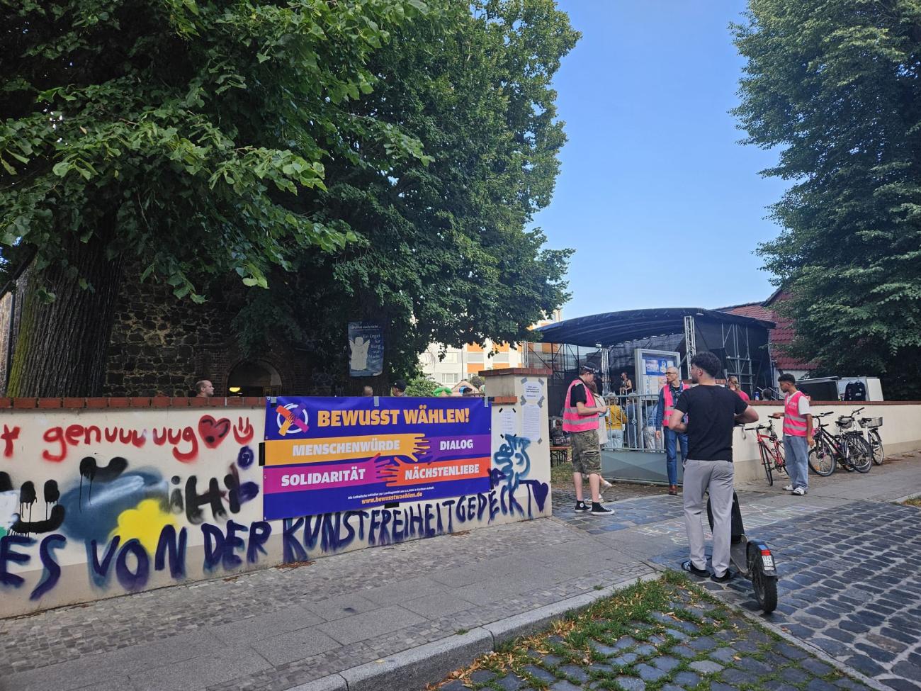 Banner an einer Wand