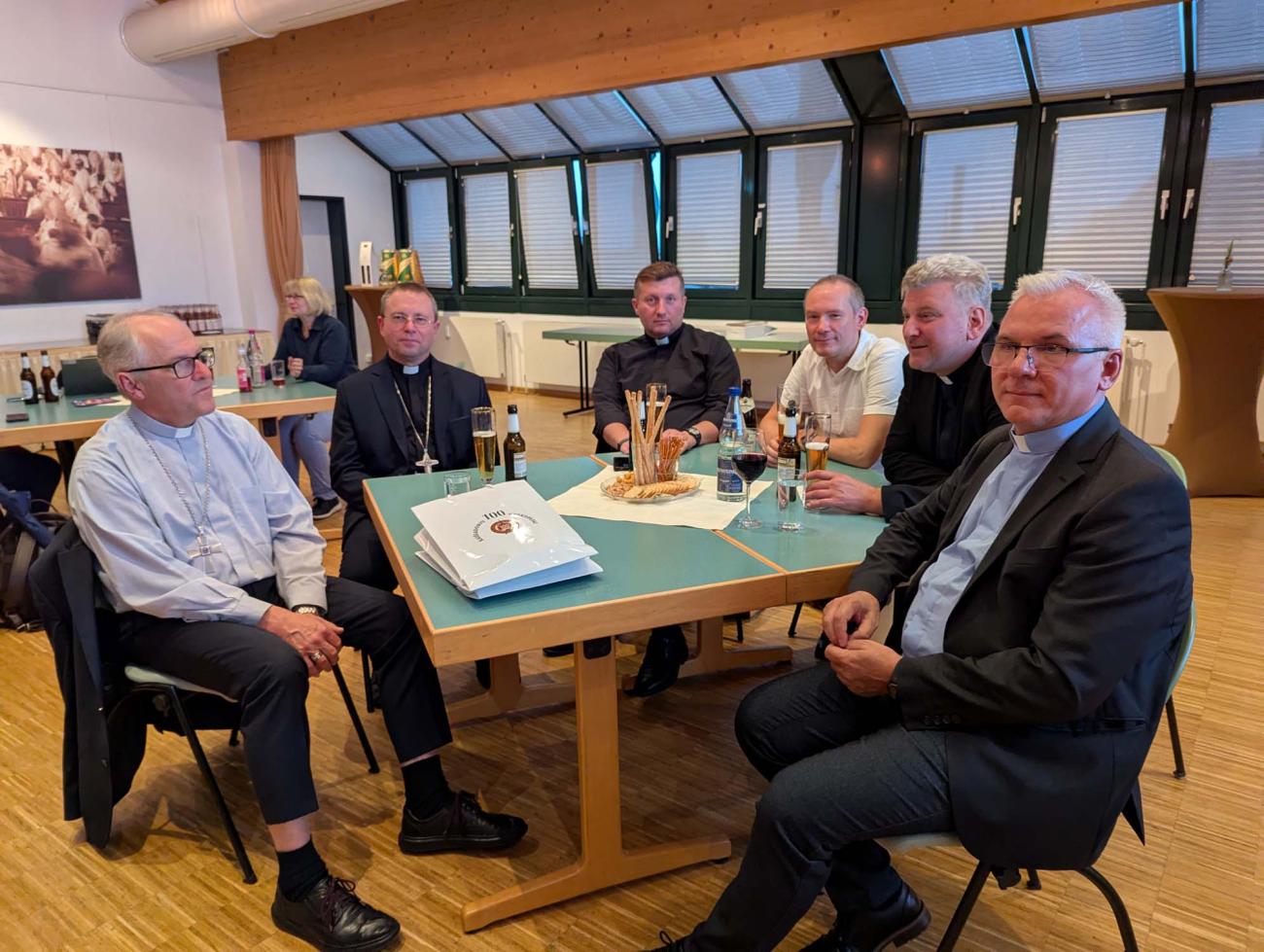 Menschen in einem Raum