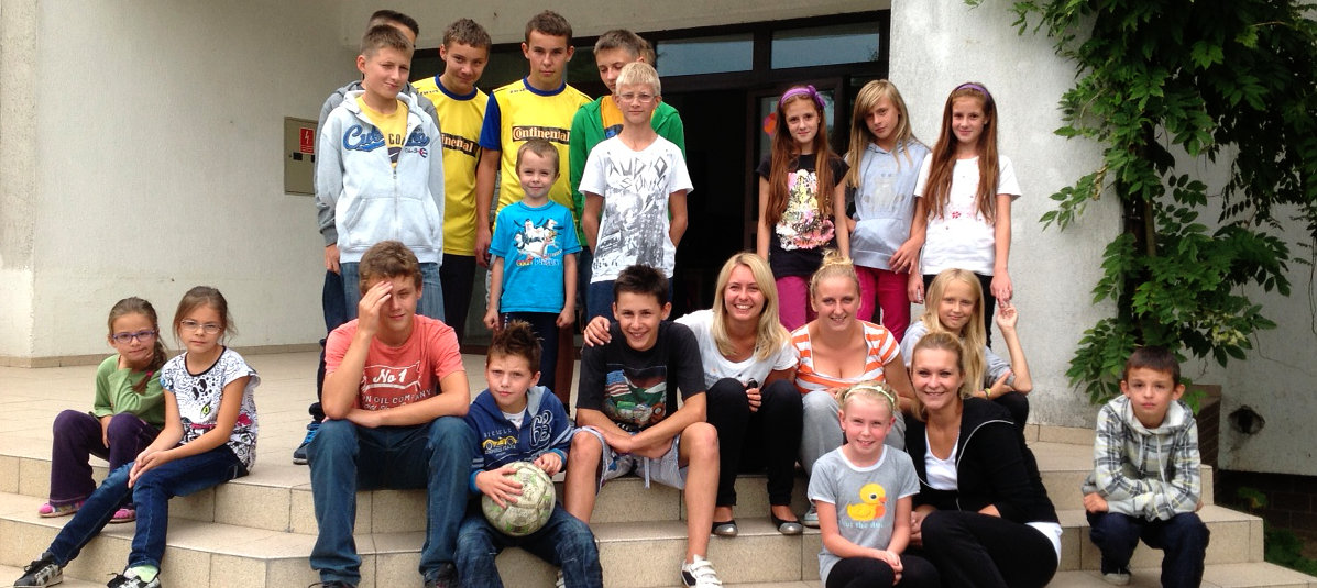 Kinder des integrativen Kindergartens und des Kinderdorfs in Rajsko. Er wird von der Partnerschaftskation unterstützt.